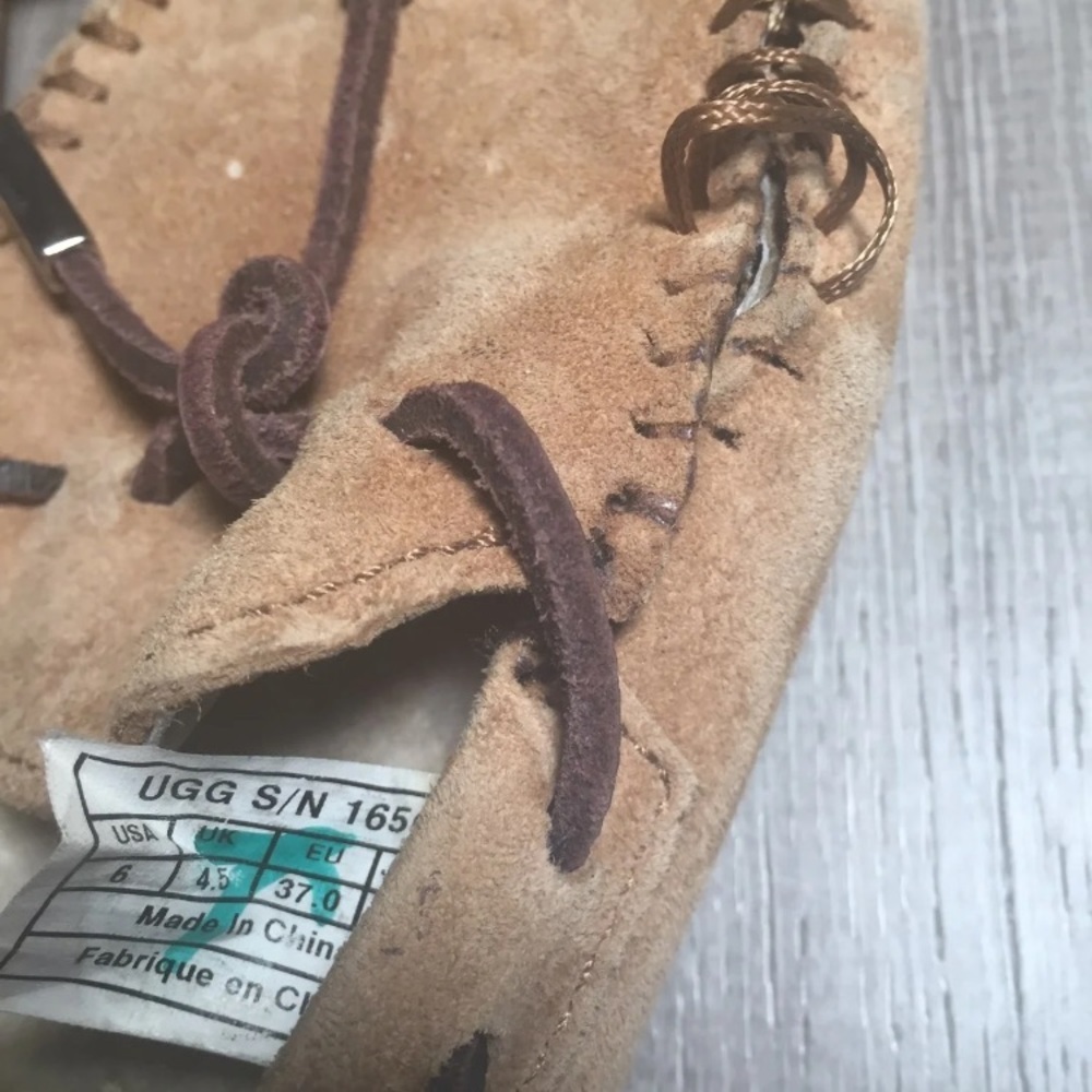 Ugg Moccasins Slippers size 6 Brown - Picture 7 of 8